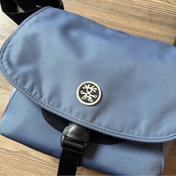 Crumpler Small Messenger DSLR Padded Camera Bag Blue / Orange - Picture 2 of 7